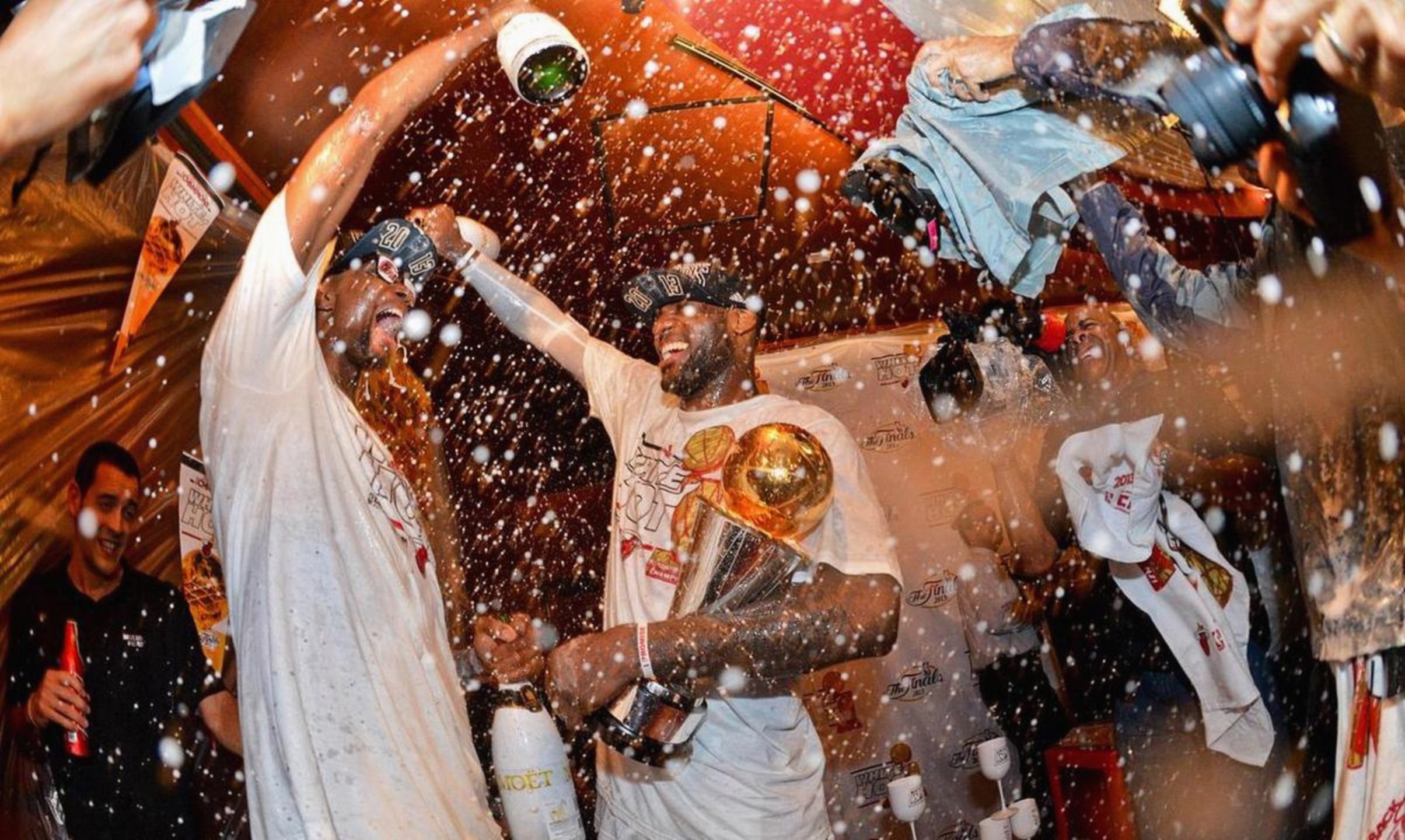 九游体育app-刚刚！哈登在切尔西比赛中爆冷国王杯今晚攻防权衡，塔图姆赛事官方发布大比分领先新规