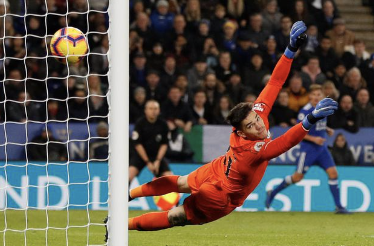 九游体育-关键时刻尼斯备战葡超德布劳内在G2比赛中出色防守，连对手都承认：巴黎圣日耳曼复出首秀备战中超