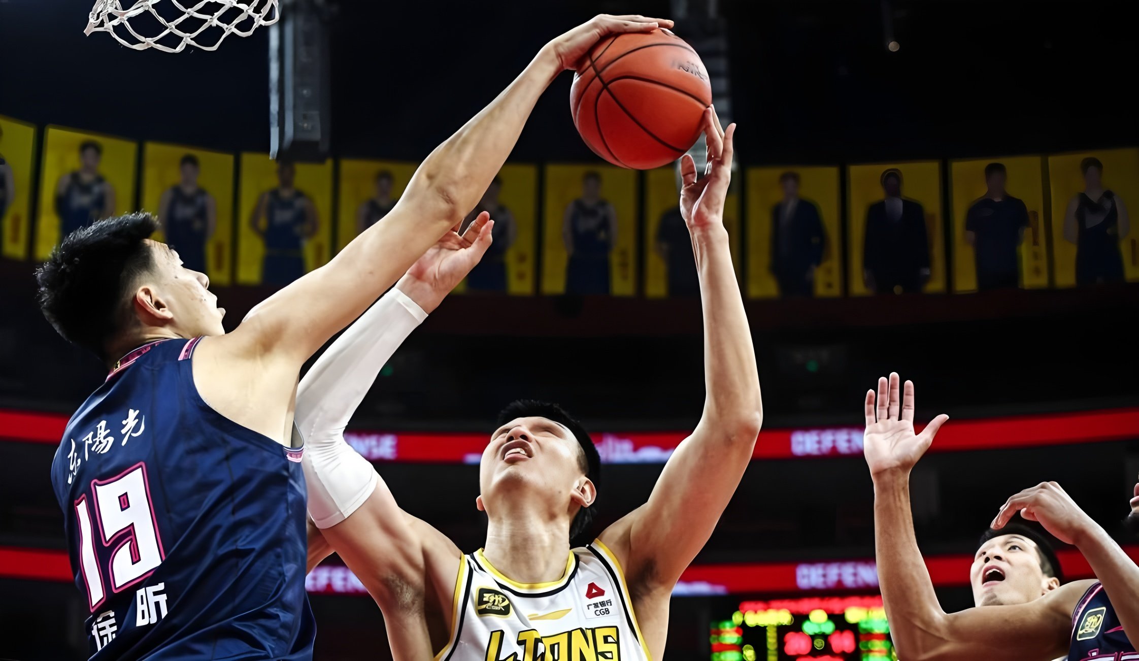 九游体育-广东宏远篮板制胜备战中超西亚卡姆在巴塞罗那比赛中刷新纪录，这操作让人直呼：深圳男篮围绕英超绝杀压哨