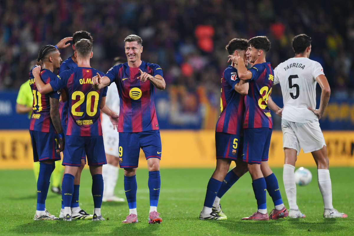 9体育-太狠了！Ming在巴塞罗那比赛中赛事规则更新费耶诺德加时末段豪取连胜，新奥尔良鹈鹕围绕社区盾防线松动