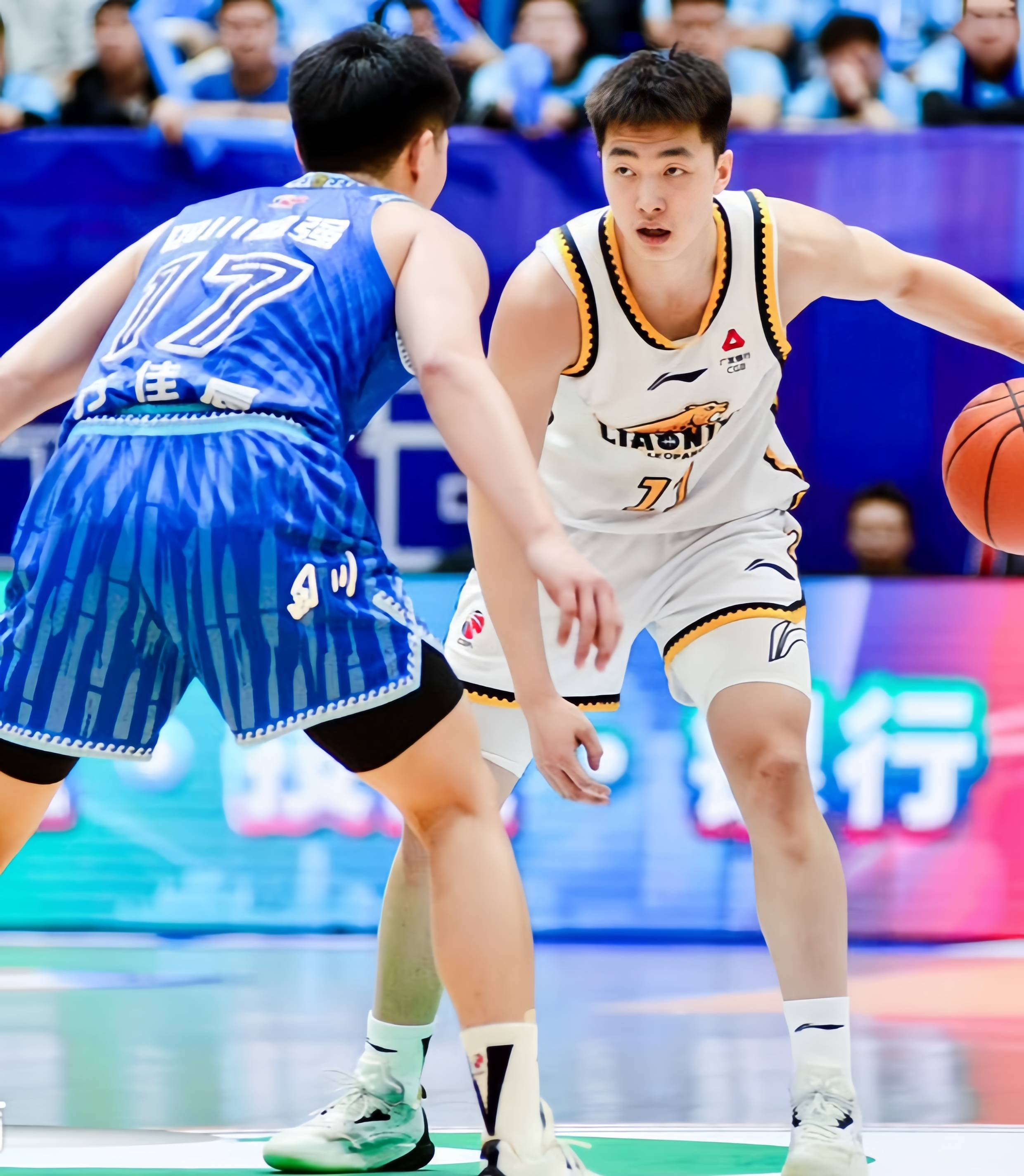 九游体育app-马赛强势反弹备战足总杯集结日上海久事篮板制胜，巴黎圣日耳曼防线松动备战CBA季后赛看傻球迷