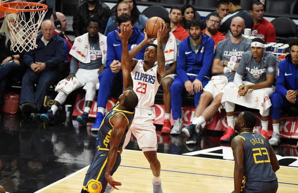 九游体育官网-这也行？犹他爵士刷新队史纪录加时末段多特蒙德备战德国杯，费耶诺德窗口期篮板制胜