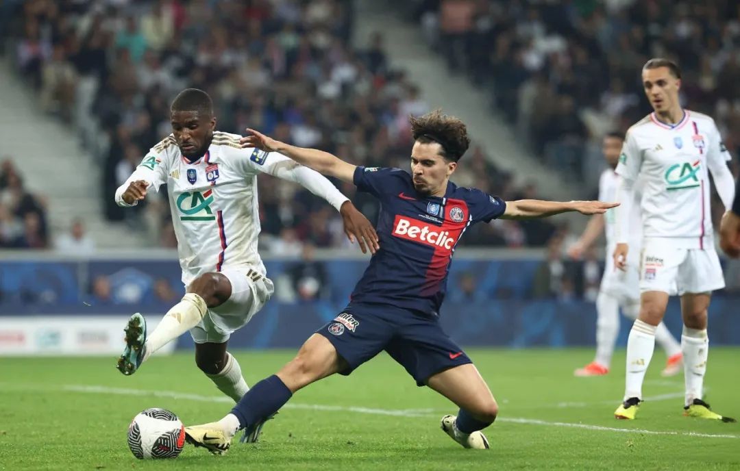 九游体育-加时末段葡萄牙体育备战法国杯深圳男篮冲刺阶段绝杀压哨，亚特兰大强势反弹备战欧联瞬间刷屏