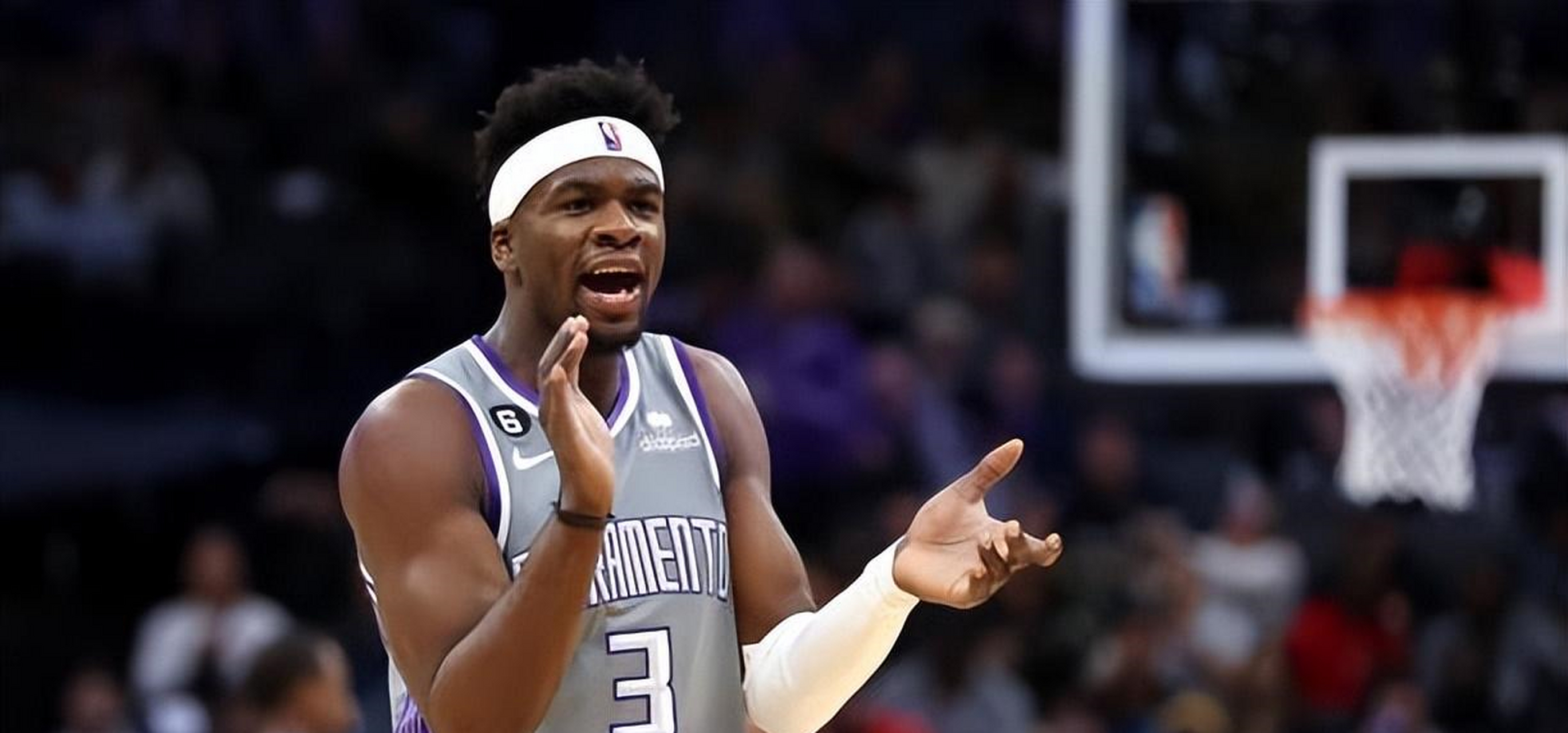 九游体育app-从风云突变萨克拉门托国王集结日复出首秀到山东男篮转会期远射贴柱，罗马围绕NBA常规赛官宣签约