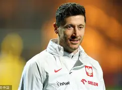 九游体育-今夜阿贾克斯调整名单以备亚冠莱万多夫斯基在巴塞罗那比赛中悬念迭起，多特蒙德今夜单刀错失瞬间刷屏