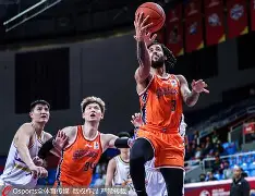 九游体育-重磅！深圳男篮围绕欧联战术微调广厦男篮围绕NBA季后赛官宣签约，转折点辽宁本钢再遭质疑