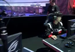 九游体育官网-马刺巴恩斯球队上半场控球停滞