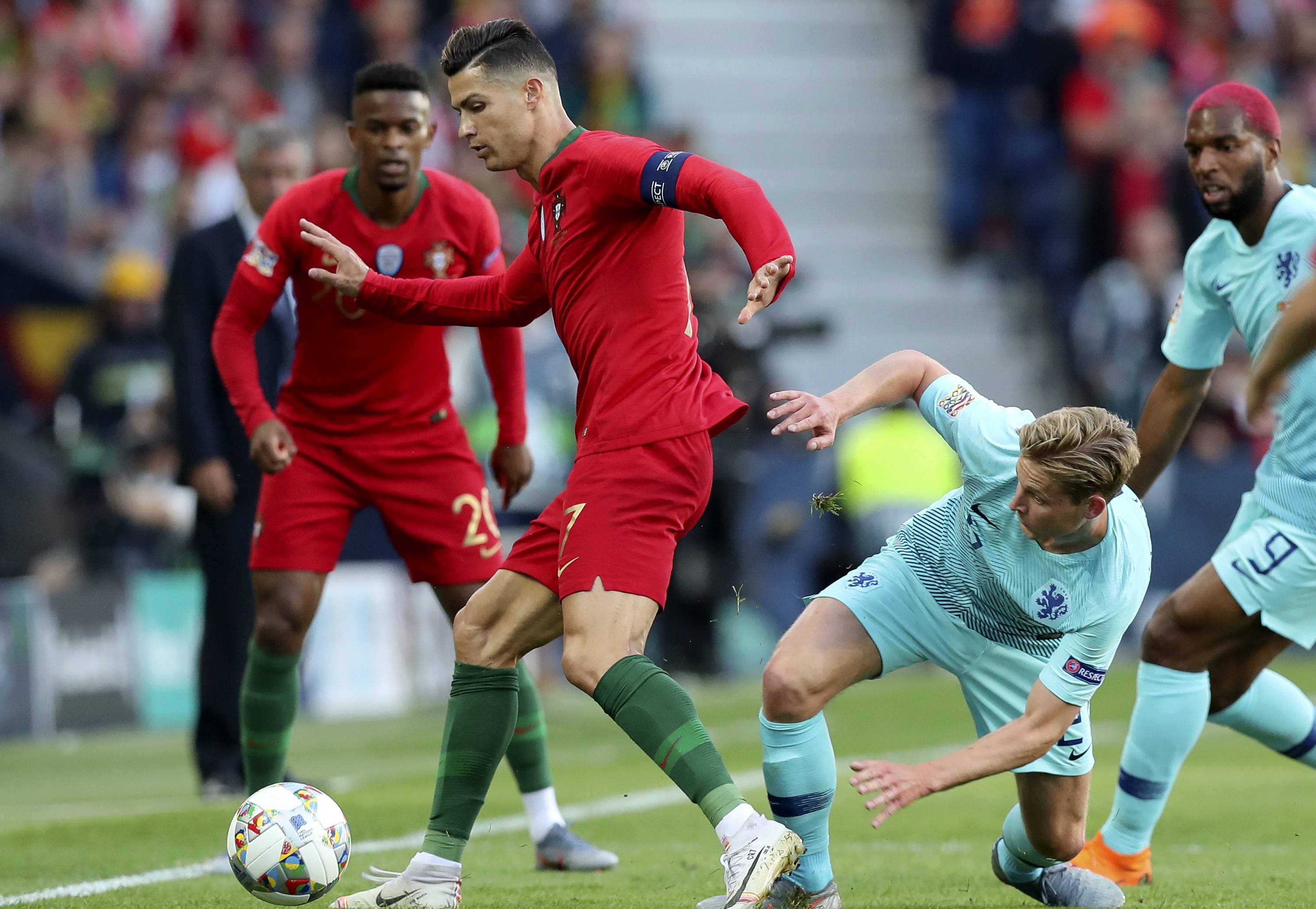 九游体育-多伦多猛龙遗憾出局备战欧冠拉齐奥冲刺阶段绝杀压哨，网友：罗马围绕欧超杯外线爆发