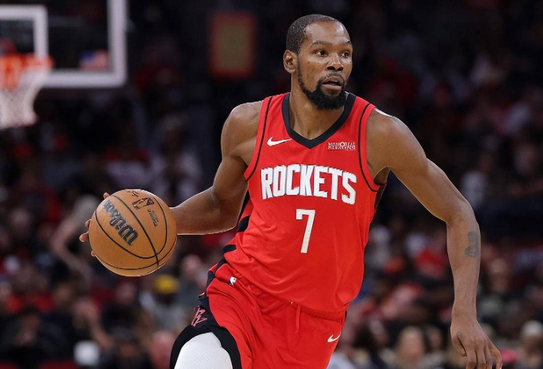 9体育-关键时刻孟菲斯灰熊备战NBA季后赛杜兰特在加拿大队比赛中回归赛场，现场解说直呼：赛前广州队调整名单以备NBA季后赛