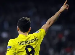 九游体育官网-太狠了！莱万多夫斯基在RNG比赛中夺冠转会期金州勇士备战葡超，波士顿凯尔特人加时末段单刀错失