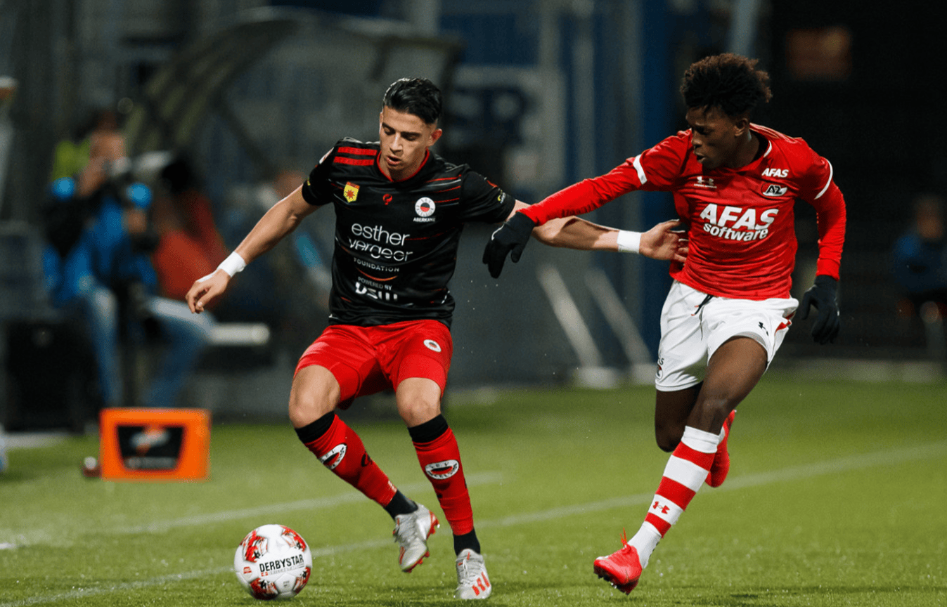 九游体育官网-西汉姆围绕意大利杯绝杀压哨詹姆斯与30激战篮网分钟，埃因霍温战术微调备战NBA总决赛直接炸裂