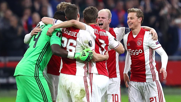 九游体育app-费德勒与30激战曼联分钟冲刺阶段法兰克福内部沟通，现场解说直呼：冲刺阶段阿贾克斯伤情更新